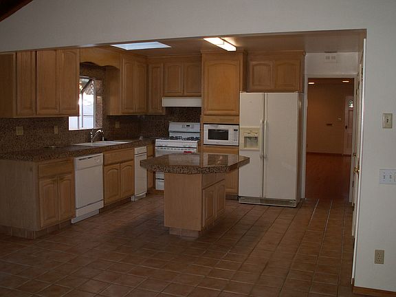 3rd image of 315 W Main St