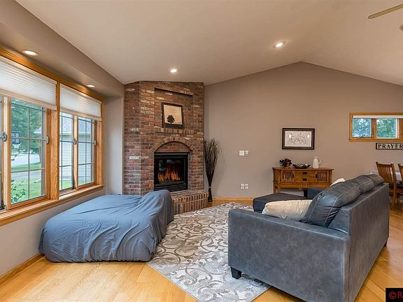 4th image of 505 Thomas Dr