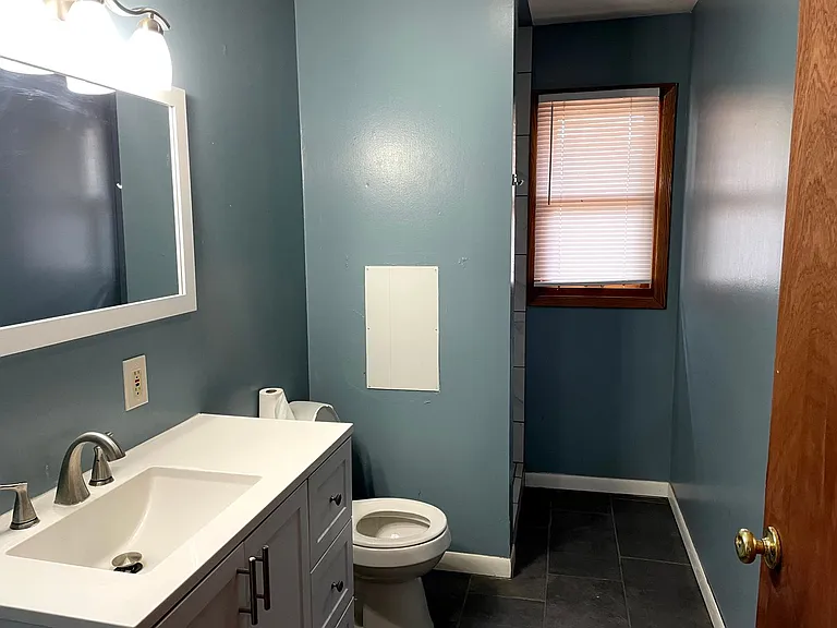 120 E Avenue F — Photo 9