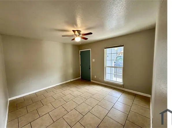 1519 Valencia APT 4, San Antonio, TX 78237