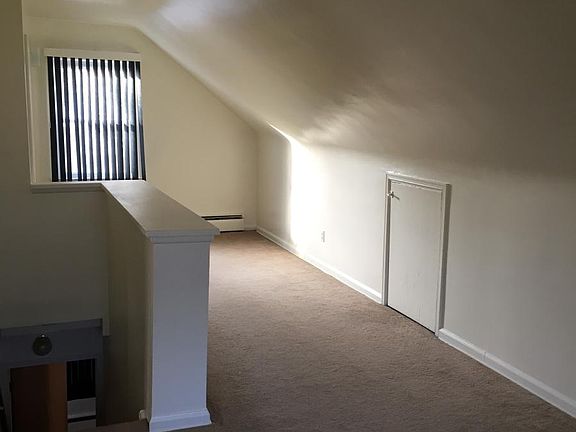 5th image of 20515 Westover Ave