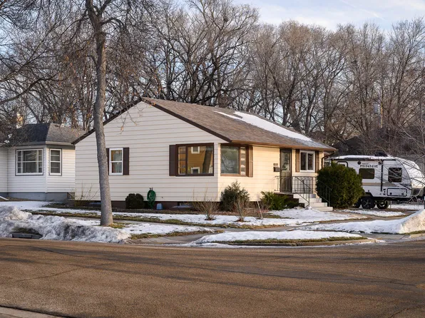 1800 E B Ave, Bismarck, ND 58501