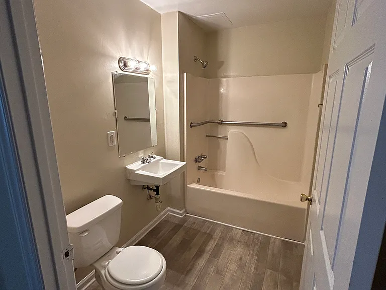 2 bed 1 bath unit