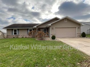 108 Meadowbruck Ln, Shiloh, IL