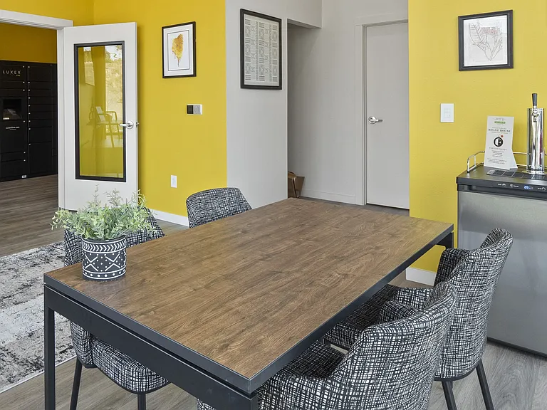 The Flats on Foothills — Photo 11