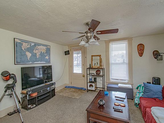 4th image of 815 E Maple Avenue