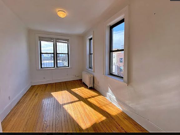 3rd image of 790 Metropolitan Ave #2