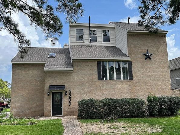 3203 Bayou Dr