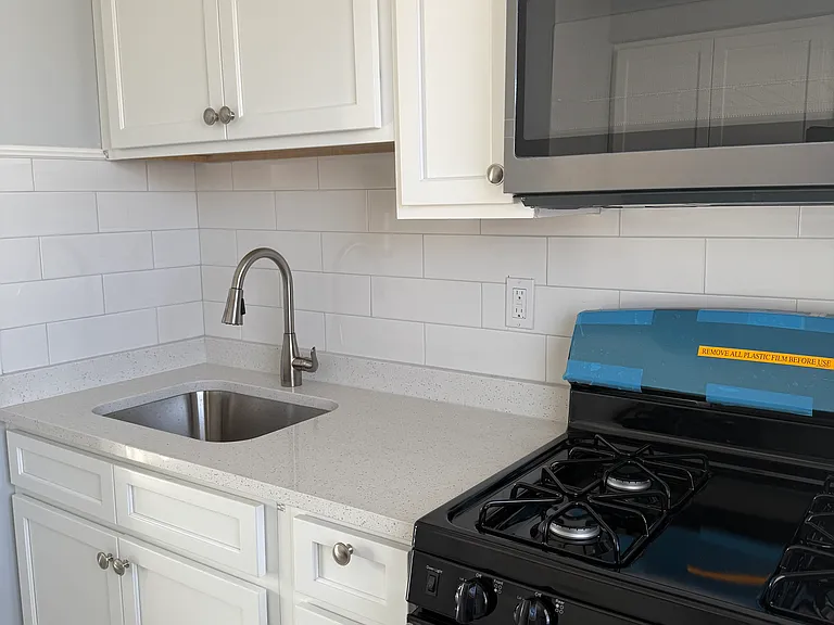 143 E 5th Ave #18 — Photo 3