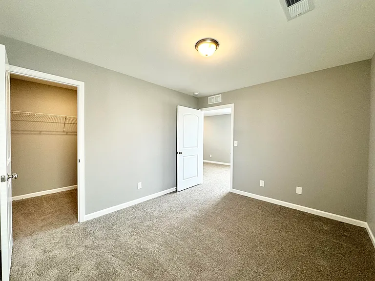 8077 Driftwood Loop — Photo 34