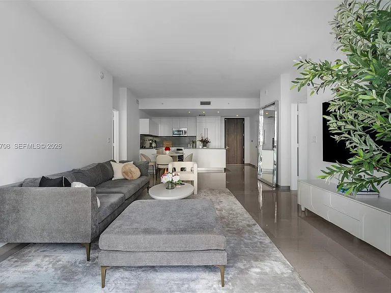 88 SW 7th St #809 — Photo 18
