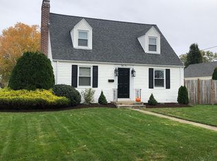 54 Briarcliffe Rd, Cranston, RI 02910