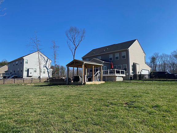 4th image of 108 Saratoga Woods Ln