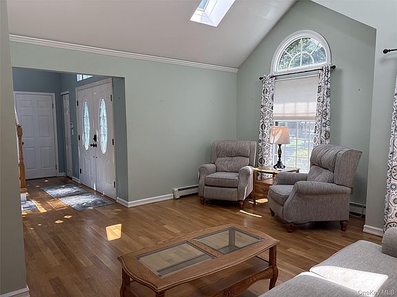 3rd image of 3 Woodhollow Court