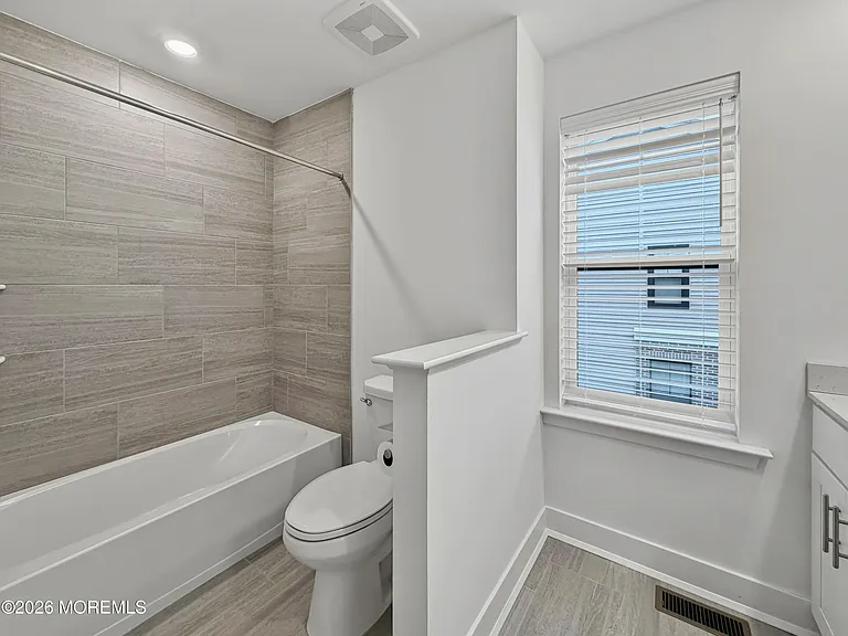 89 Bataan Ave — Photo 25