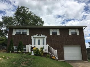 571 Evergreen Cir, Poca, WV 25159