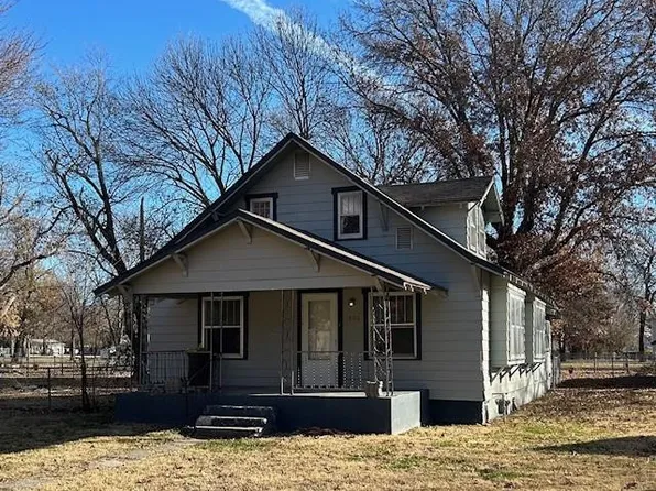 1406 S 12th St, Parsons, KS 67357