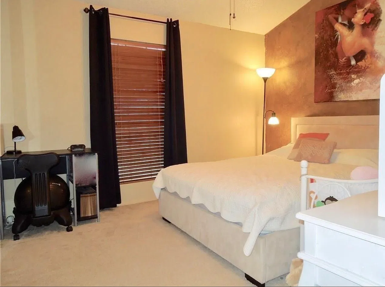 2 bed, 1.5 bath, 976 sqft, $1,750 — Photo 3