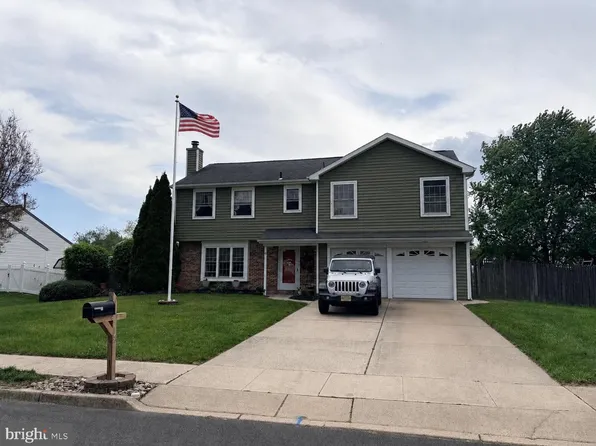 13 Woodhurst Dr, Eastampton, NJ 08060