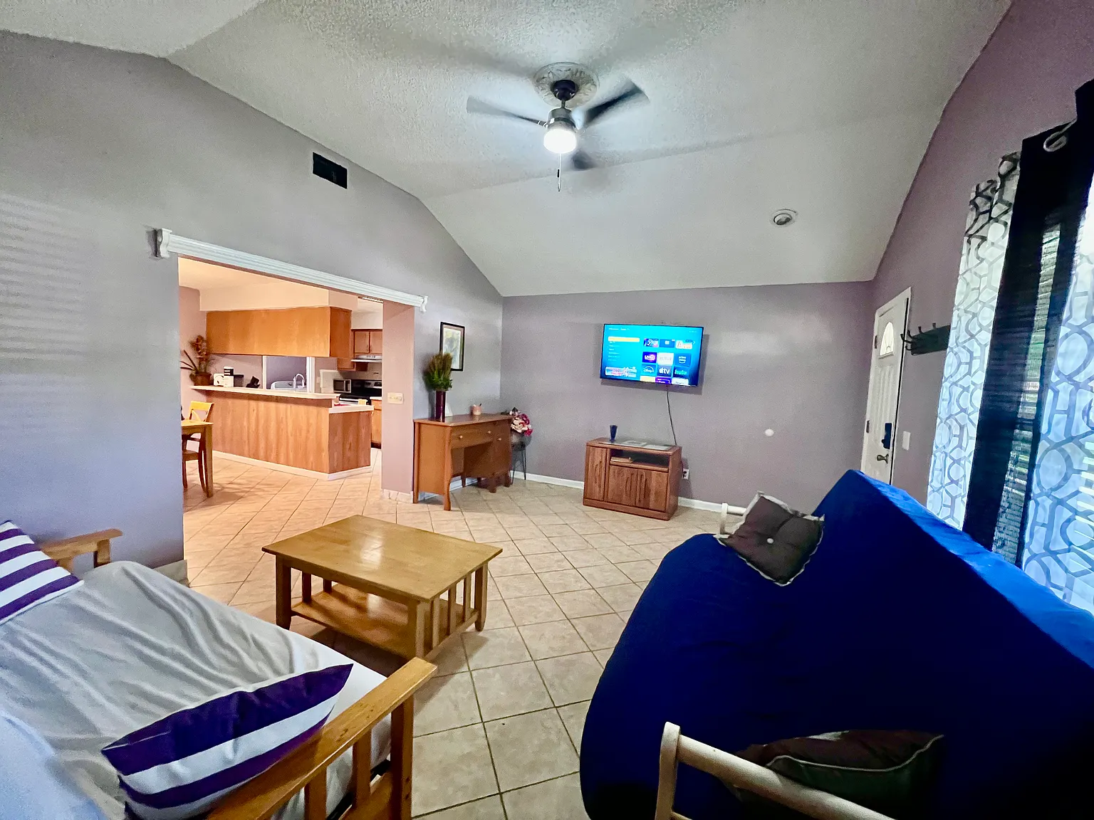 3 bed, 1884 sqft, $3,500 — Photo 3