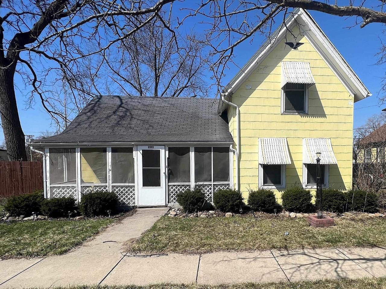 203 Walworth St, Sharon, WI 53585 Zillow