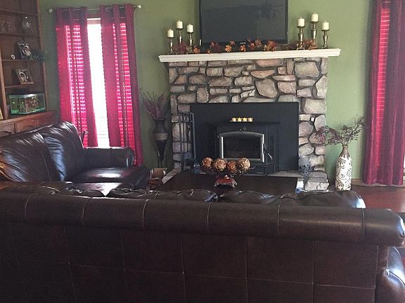 2nd image of 300 Pebble Beach Dr