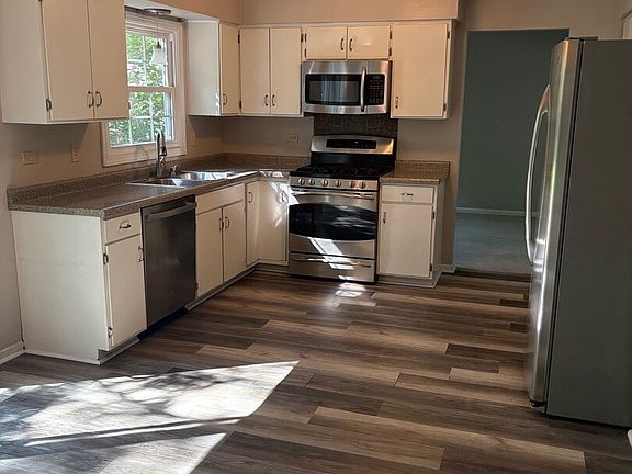 4th image of 1613 Clyde Dr