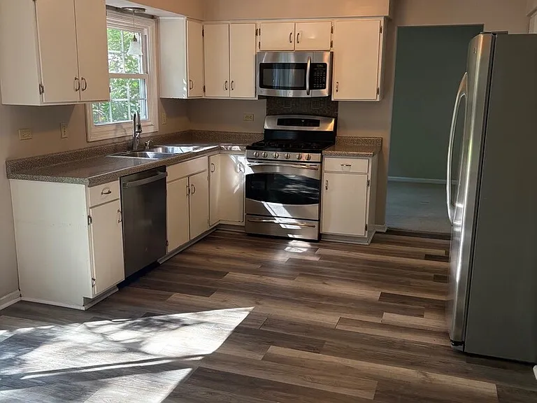 1613 Clyde Dr — Photo 4