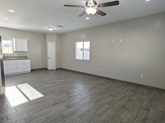 5th image of 907 E 37th St Unit 1