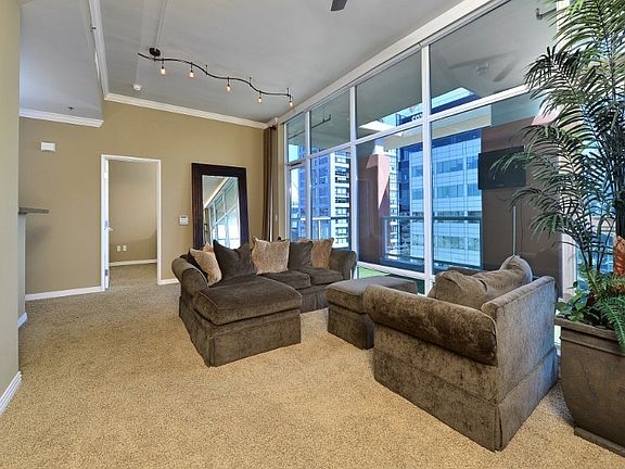 4th image of 427 9th Ave Unit 1401
