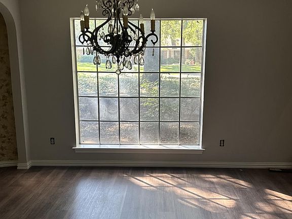 4th image of 3903 Shady Valley Dr