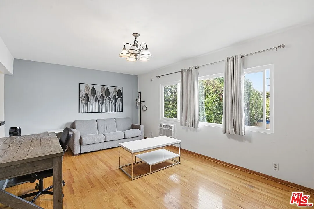 Studio, 1.0 bath, 400 sqft, $1,750 — Photo 2