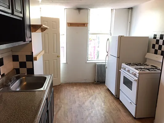 Rented by Premier Metro Realty Corp | media 20