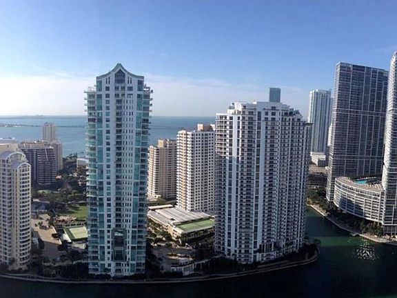 2nd image of 325 Biscayne Blvd #4123