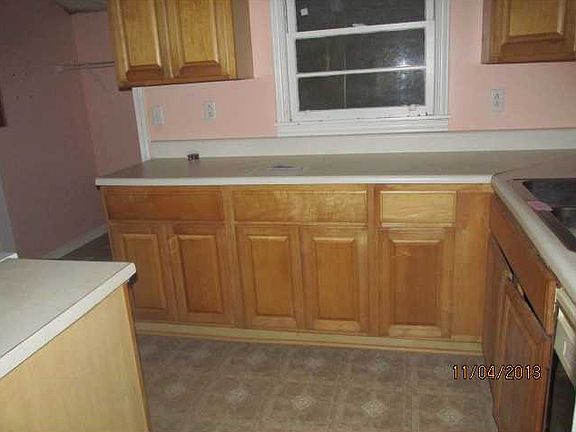4th image of 6684 Baker Dr