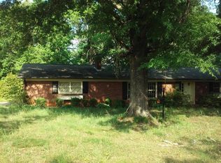 5401 Hawthorne Ln, Hickory, NC 28602