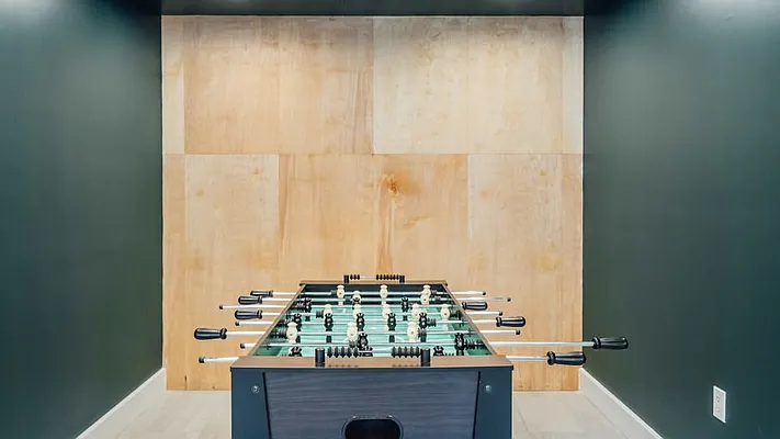 Rented by Nooklyn NYC LLC | media 24