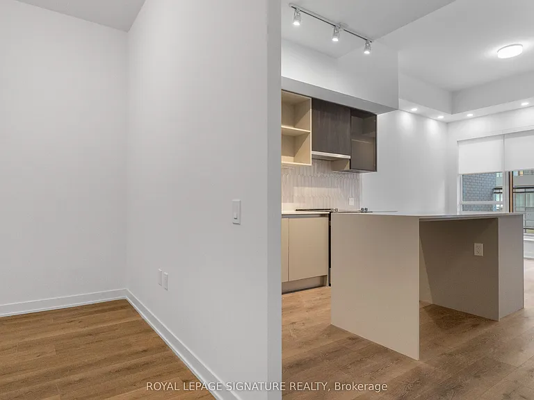 395 Dundas St W #222 — Photo 9