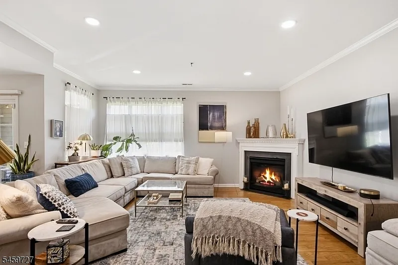 2 bed, 2.5 bath, $3,850 — Photo 2