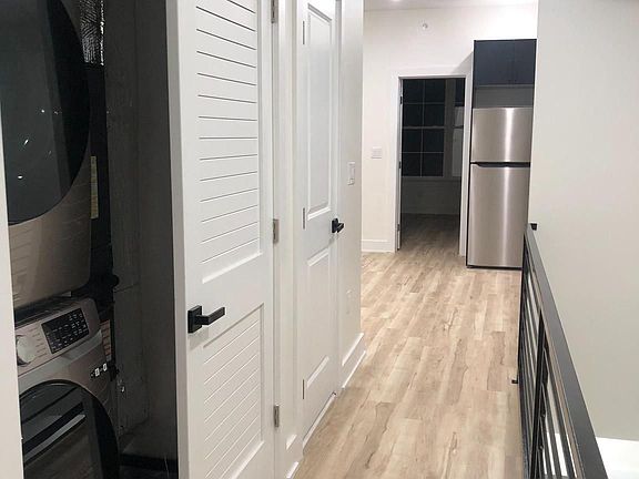 5th image of 810 N Holly St #3