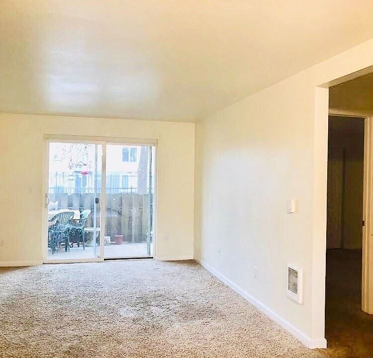 2nd image of 611 SE 190th Ave APT 204