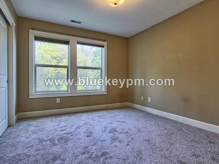 964 W S Cir — Photo 17