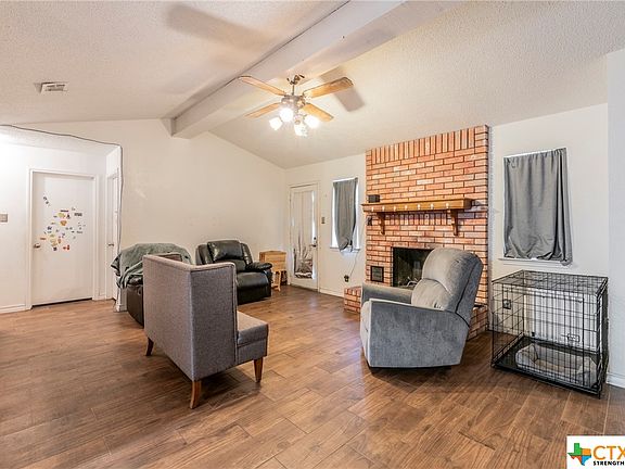 5th image of 2110 Schwertner Dr