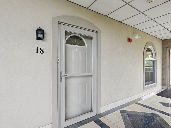 5th image of 50 Hemlock St Unit 18