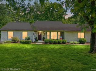 19950 Wilshire Blvd, Beverly Hills, MI 48025