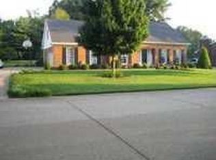 8911 Hickory Ln, Newburgh, IN