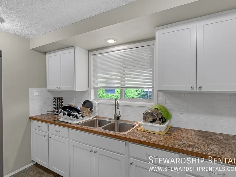 528 Tyler St #1 — Photo 6