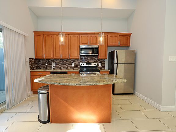 3rd image of 1752 N Hancock St #A