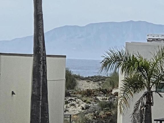 5th image of 5040 Island View St