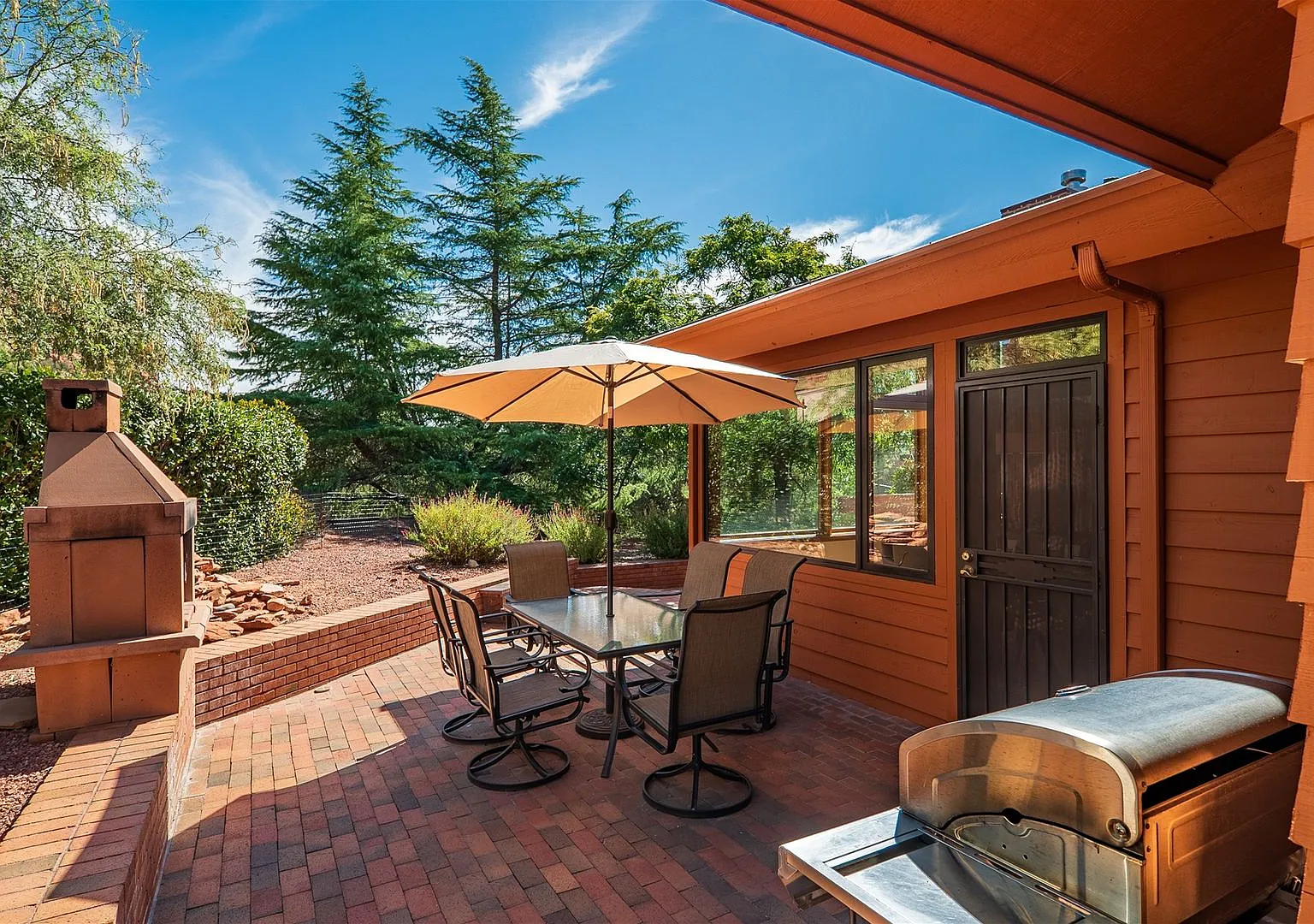 Red Rock Views, Hot Tub, Pet-Friendly Home! — Photo 4